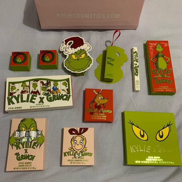 * SOLD* KYLIE x GRINCH LIMITED EDITION BUNDLE - Picture 2 of 2